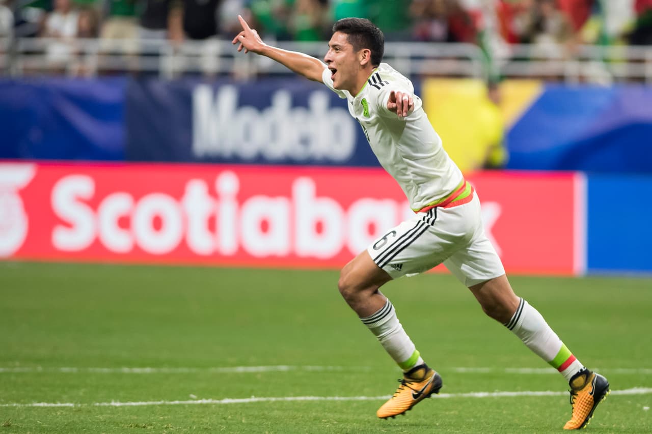 6) EDSON ÁLVAREZ – El juvenil mexicano ingresó para darle calma al equipo en mediocampo, lo consiguió y ayudó en ofensiva al marcar el 2-0 que le da un 8 de calificación.