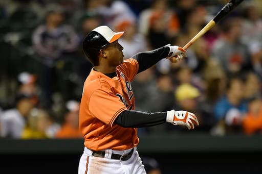 Grand Slam de Schoop impulsa victoria de Orioles
