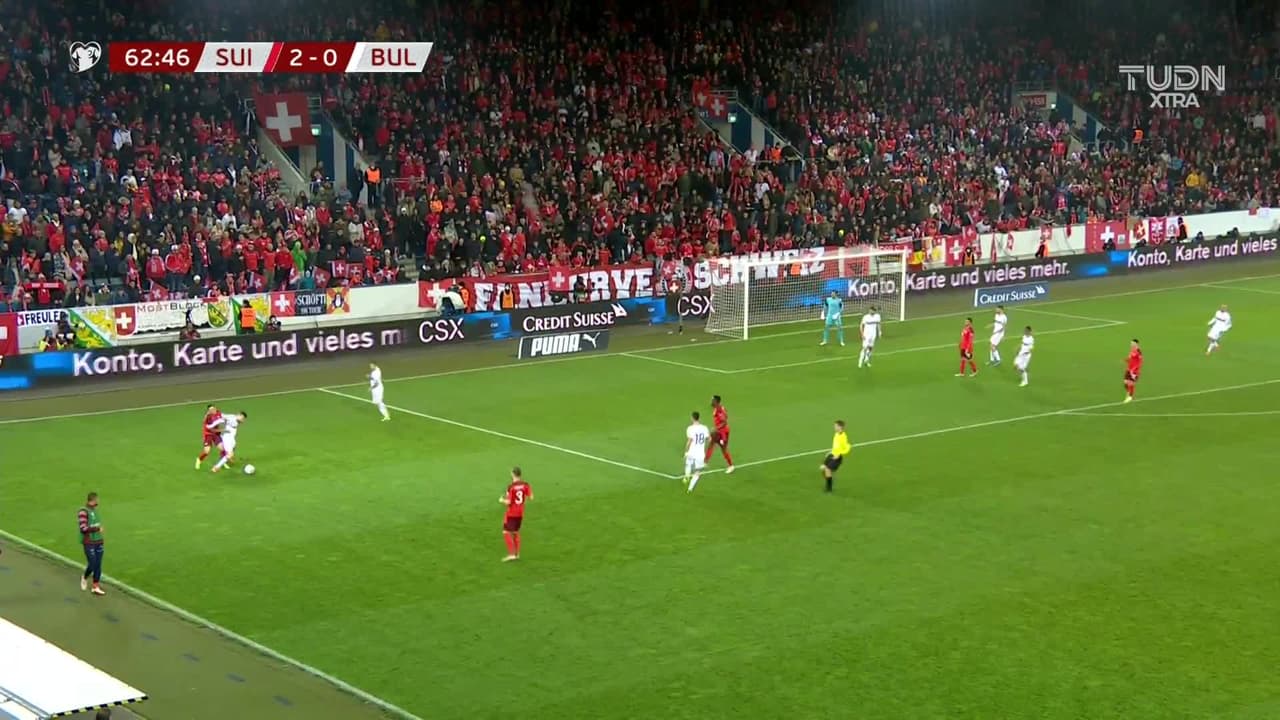 ¡GOL!  anota para Suiza. Mario Gavranovic