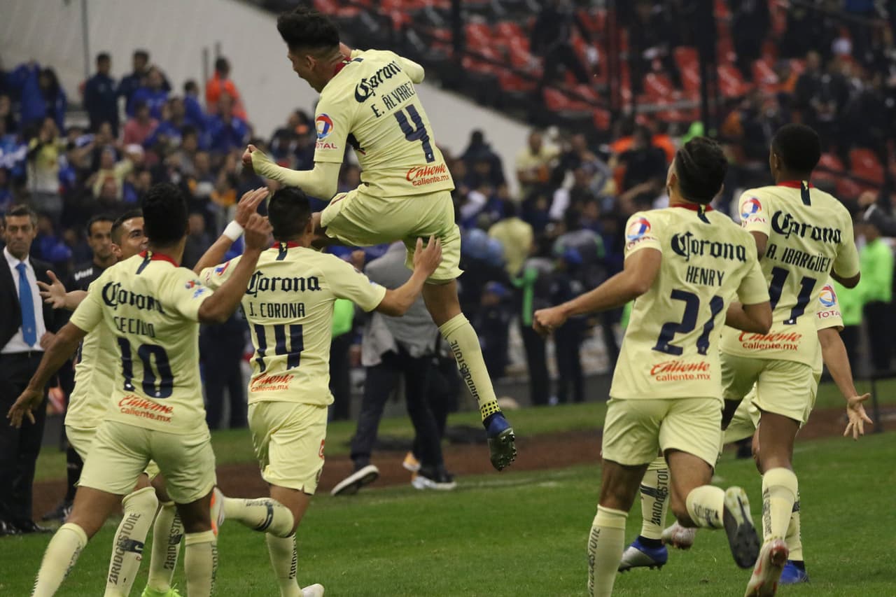 <b>13. Cruz Azul 0-2 América (Final, Apertura 2018)</b>,
<b> </b>16 de diciembre de 2018, dos goles de Edson Álvarez (centro).