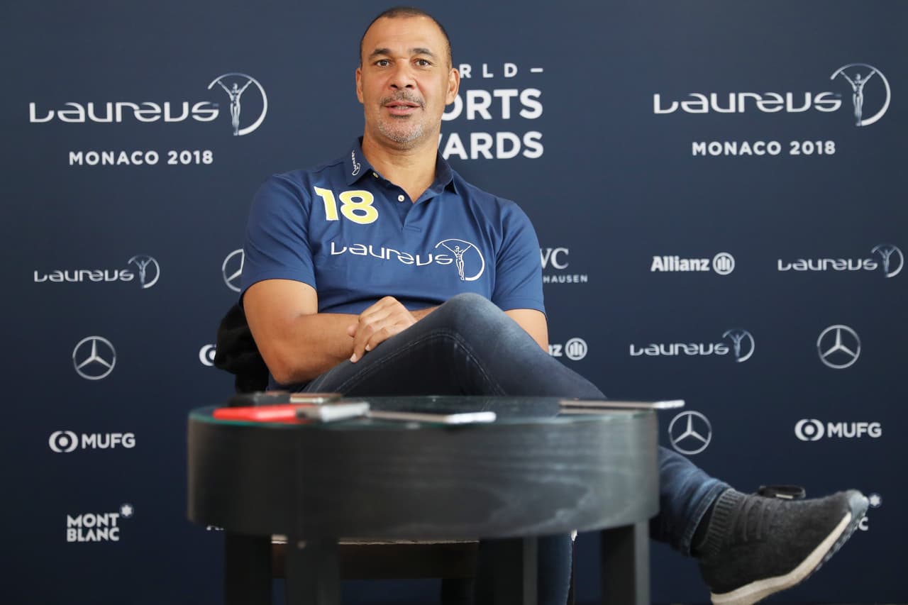 Siempre con la alegría que lo caracteriza, el exfutbolista holandés Ruud Gullit atendió a los medios.