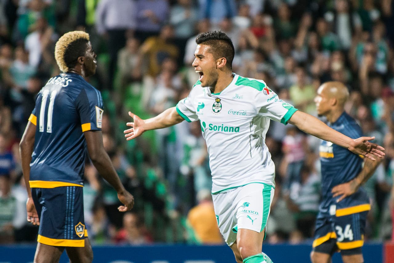 Tras el verano del 2014, fue cedido al Tenerife y al Vitoria Setúbal de Portugal. No pasó nada con él y llegó a Santos de Torreón en 2015.