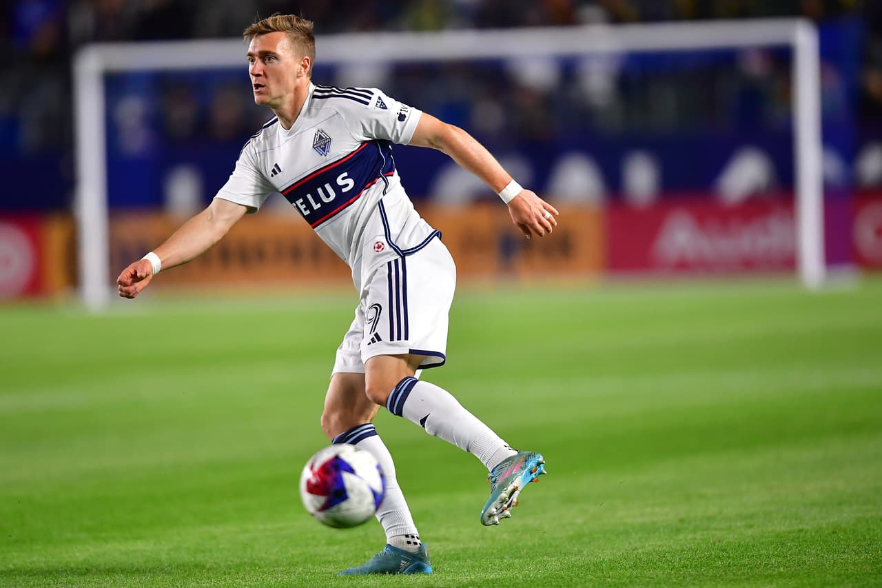 Mediocampista - JULIAN GRESSEL (Vancouver Whitecaps FC)