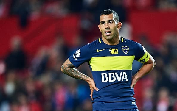 SEVILLE, SPAIN - NOVEMBER 11: Carlos Tevez of Boca Juniors looks on during the match between Sevilla FC vs Boca Juniors as part of the friendly match "Trofeo Antonio Puerta" at Ramon Sanchez Pizjuan stadium on November 11, 2016 in Seville, Spain. (Photo by Aitor Alcalde Colomer/Getty Images)
