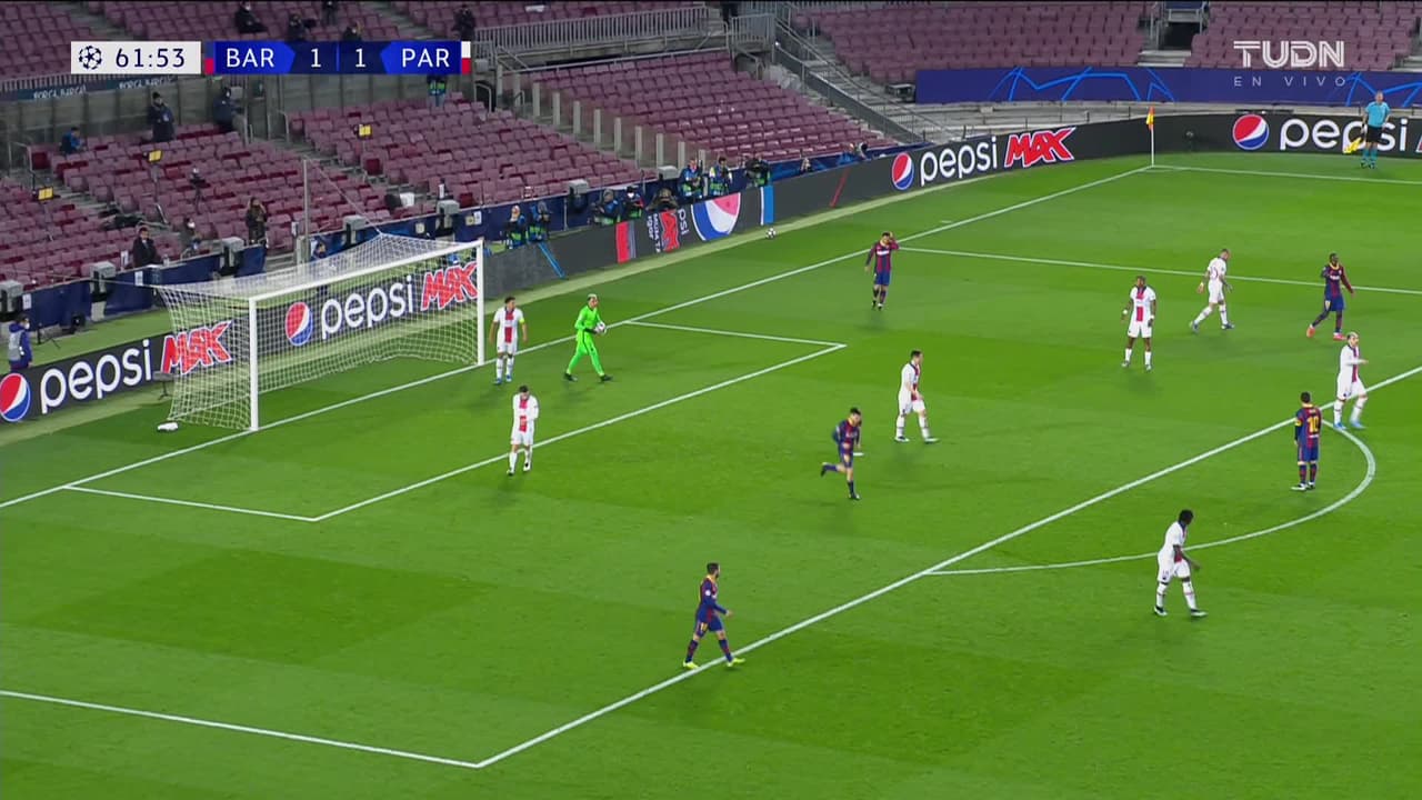 ¡TIRO ATAJADO! disparo por Ousmane Dembele.