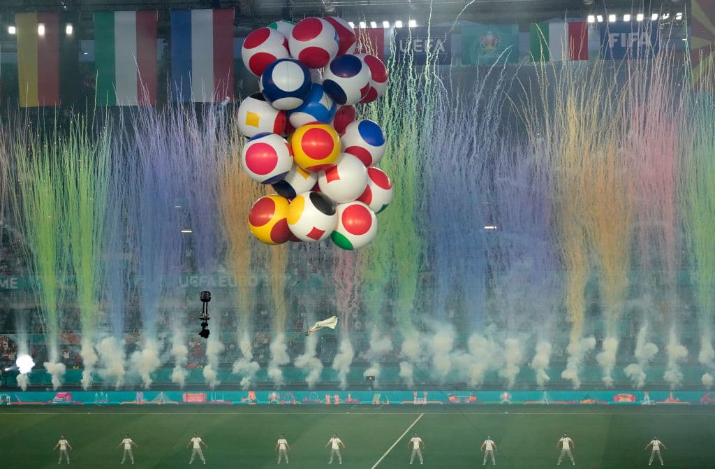 La inauguración de la Euro 2020lució espectacular con banda en vivo, globos, fuegos articifiales y la increíble presentación de Andrea Bocelli.