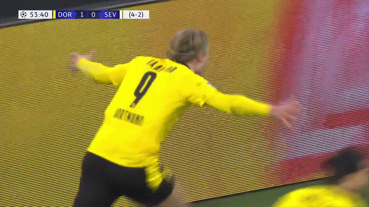 ¡GOL!  anota para Borussia Dortmund. Erling Haaland