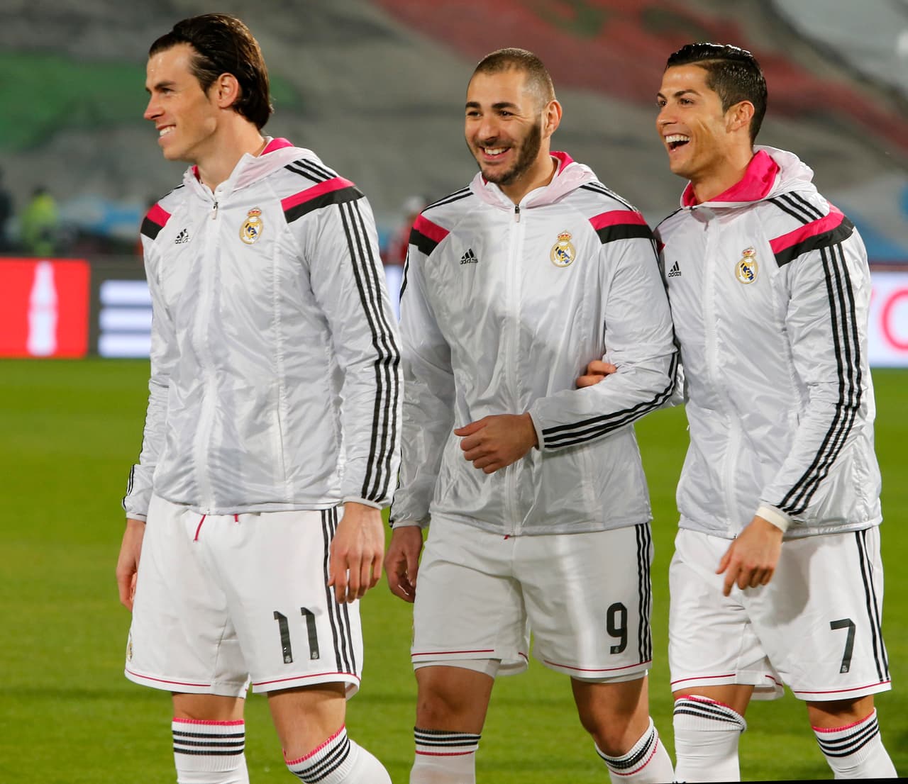 Por su parte el Real Madrid CF tiene otro 'arpón' que suele ser mortal para los rivales en la 'BBC' (Bale, Benzema y Cristiano), que si bien ha estado discreta por lesiones y falta de regularidad, no puede menospreciarse y es una amenaza latente para cualquier defensiva. Quizás esta sea la última ocasión que se dé esta batalla de colosos pero más allá de compararlos, hablaremos de las alternativas en ambos equipos para encarar el encuentro.