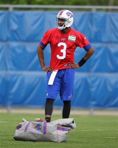 Manuel debe de dar una gran impresión para ganarse la confianza de su equipo (AP-NFL).