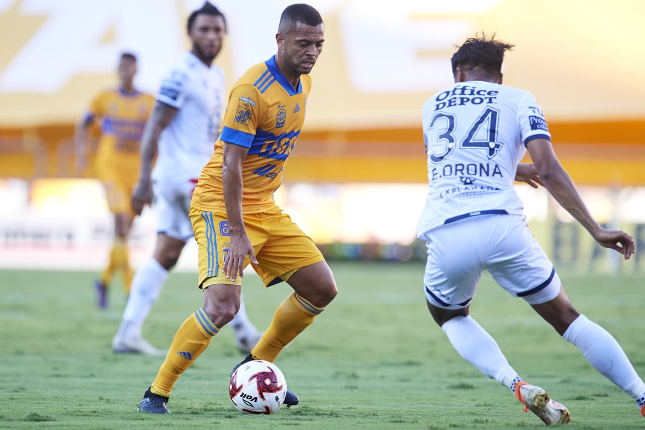 Pachuca no conseguía llegar al área de los universitarios.