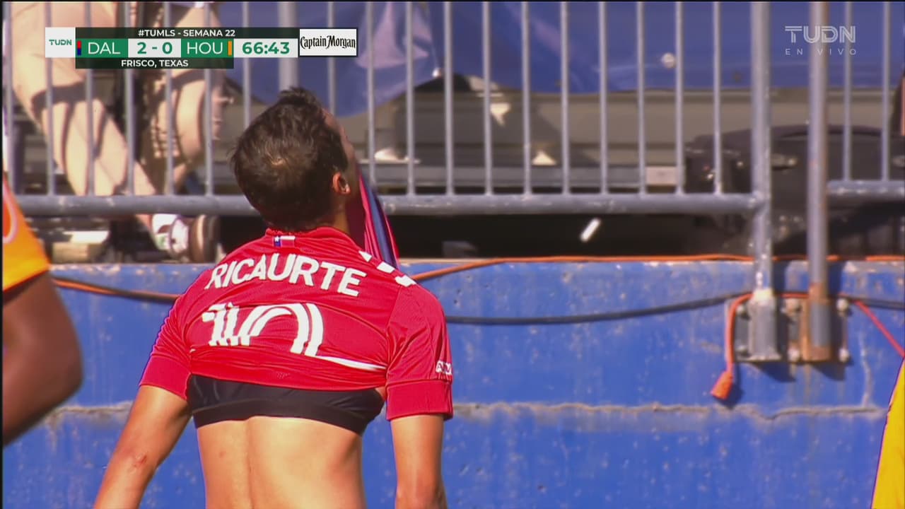 ¡Ni él se lo cree! Ricaurte falla sin marca frente al arco