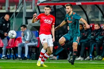 Edson Álvarez juega los 90 minutos en la derrota del Ajax 1-0 ante el AZ Alkmaar con gol de Boadu al minuto 90.