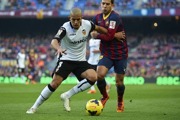 El Valencia se encerró atrá para evitar el vendaval blaugrana.