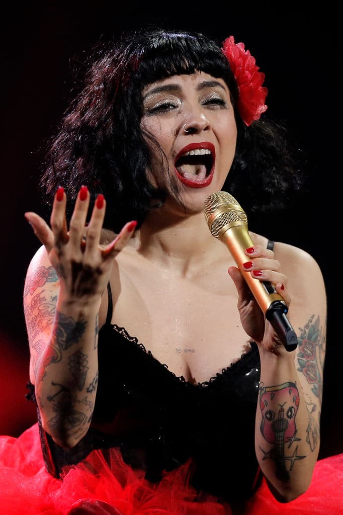 Mon Laferte dijo haberla pasado muy bien con la mexicana, pues bailaron y expresó admiración.