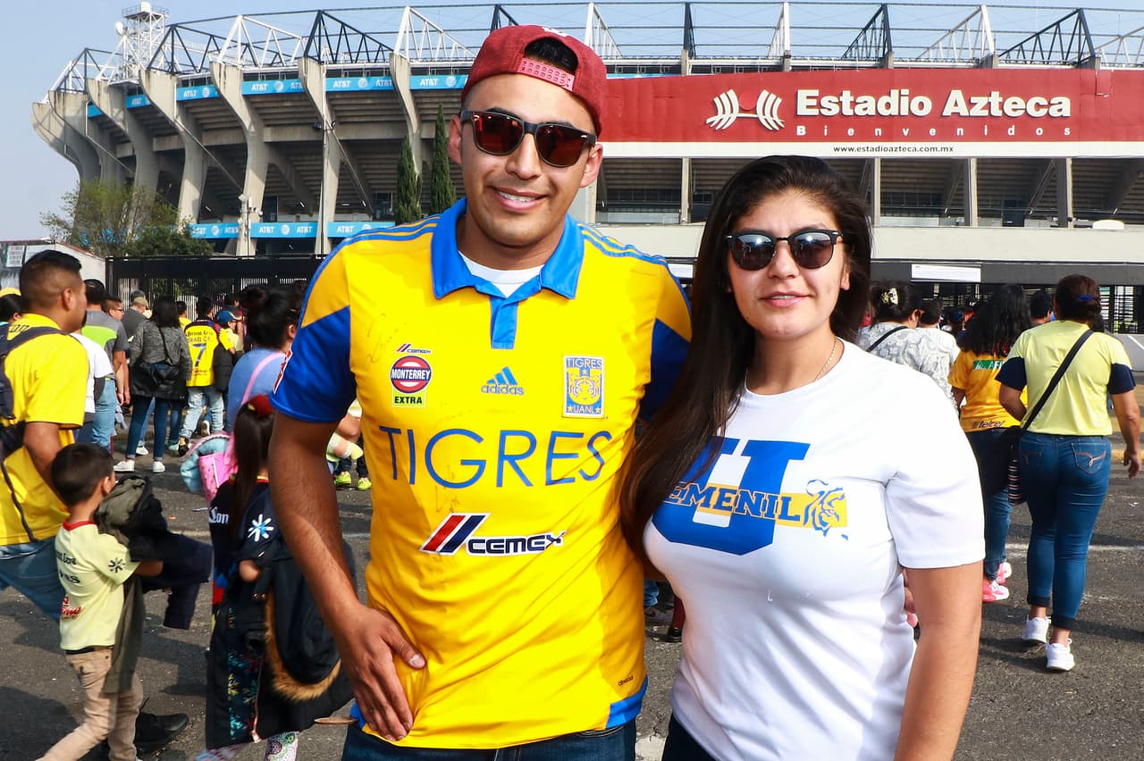 Y pese a la distancia la afición del equipo visitante hizo sentir su presencia con un numeroso contingente.