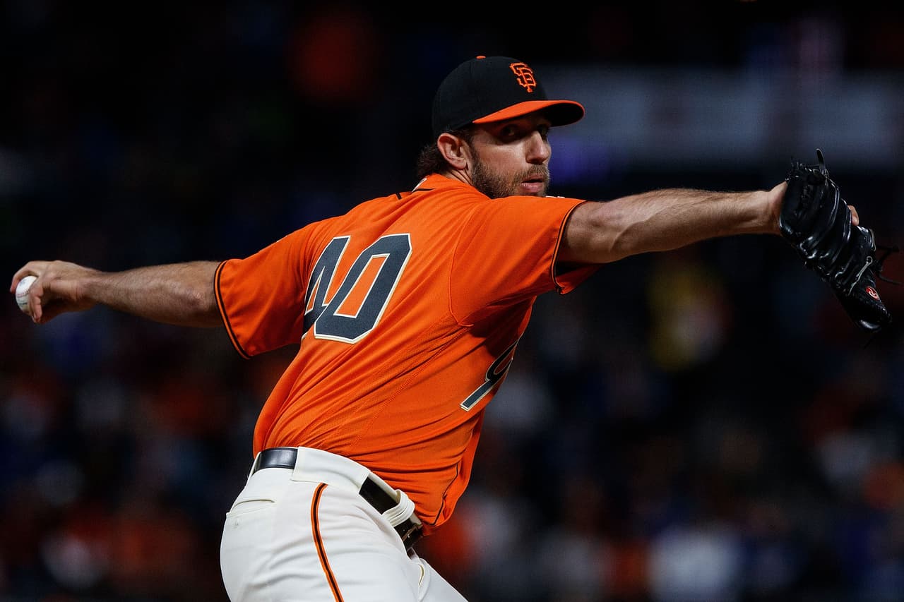 SAN FRANCISCO, CA - SEPTEMBER 28: Madison Bumgarner #40 of the San Francisco Giants pitches against the Los Angeles Dodgers during the first inning at AT&T Park on September 28, 2018 in San Francisco, California. (Photo by Jason O. Watson/Getty Images)
