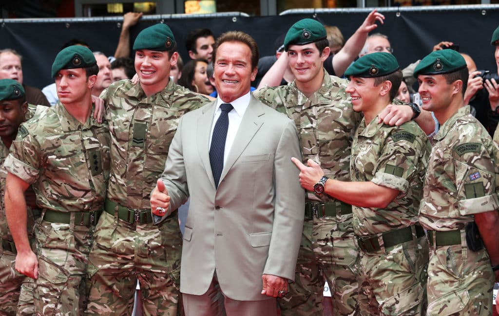 2011 - Una explosión mata a un especialista y hiere gravemente a un segundo en el set de la secuela de acción "The Expendables 2" en Bulgaria.