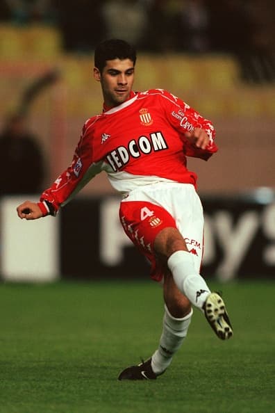 Con el Mónaco jugó entre 1999 y 2003. Ganó la Ligue 1 en la temporada 99/00, año en el que fue elegido el mejor defensor de la competición. Además ganó la Supercopa Francesa en el año 2000 y la Copa en el 2003.