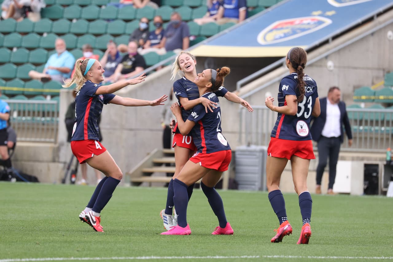 ¿Recuerdas a Dennis Rodman? Su hija ya es goleadora