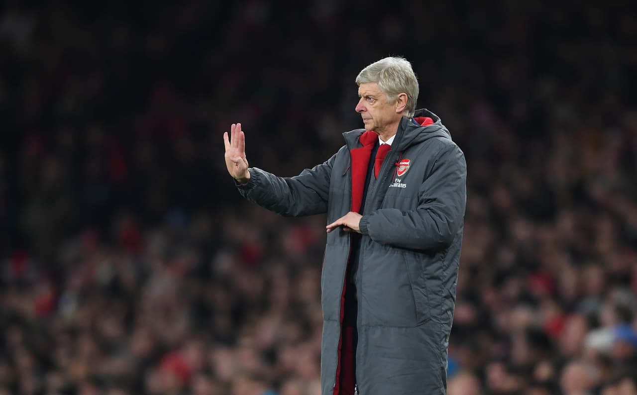 Wenger será por siempre recordado por la temporada invicta en 2004 cuando levantaron el trofeo de campeón en la Premier.