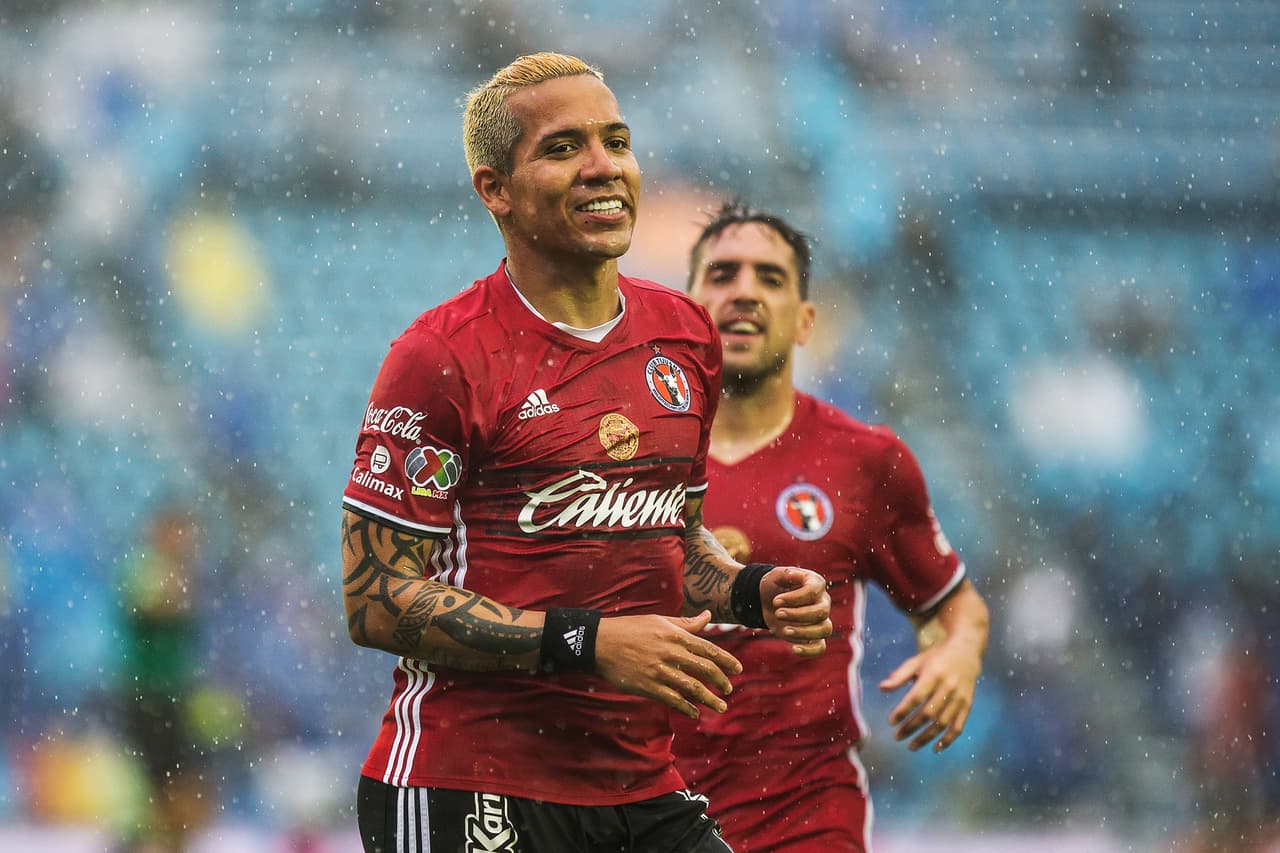 DAYRO MORENO: Dayro Moreno volvió a marcar con el conjunto de Xolos para llegar a seis anotaciones en cinco juegos del Apertura 2016 para ser el goleador del torneo y tener a su equipo como líder. La única que vez que no marcó su equipo perdió por lo que sus goles son fundamentales.