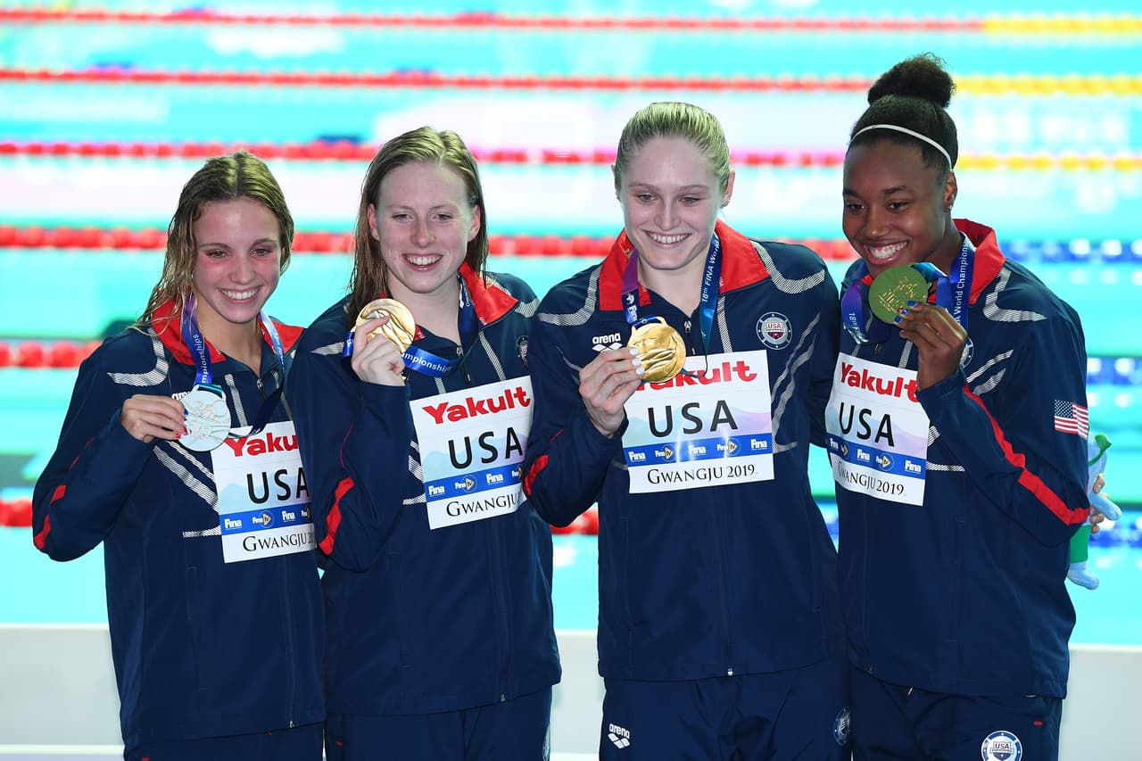 Regan Smith bate otro récord mundial con Estados Unidos