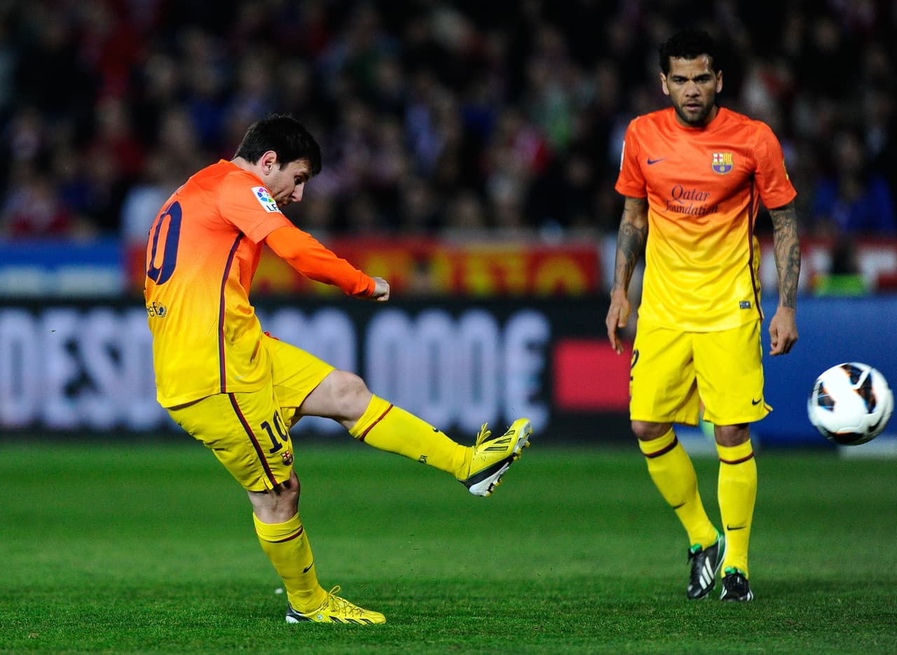 Cerca del 80% de sus goles, 496 para ser exactos, han sido con su pierna izquierda. Incluso realizó un gol muy famoso rematando con el pecho.