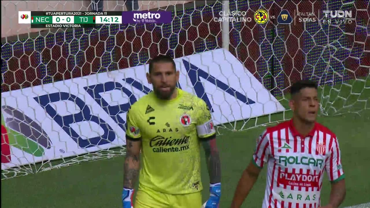 ¡TIRO ATAJADO! disparo por Luis Garcia.