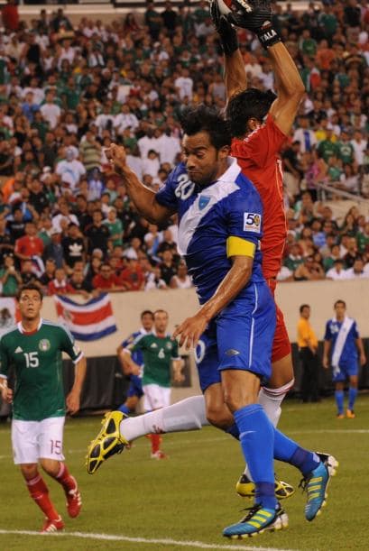 Alfredo Talavera tuvo unoa noche tranquila en New jersey y resolvió bien todo lo que le llegó.