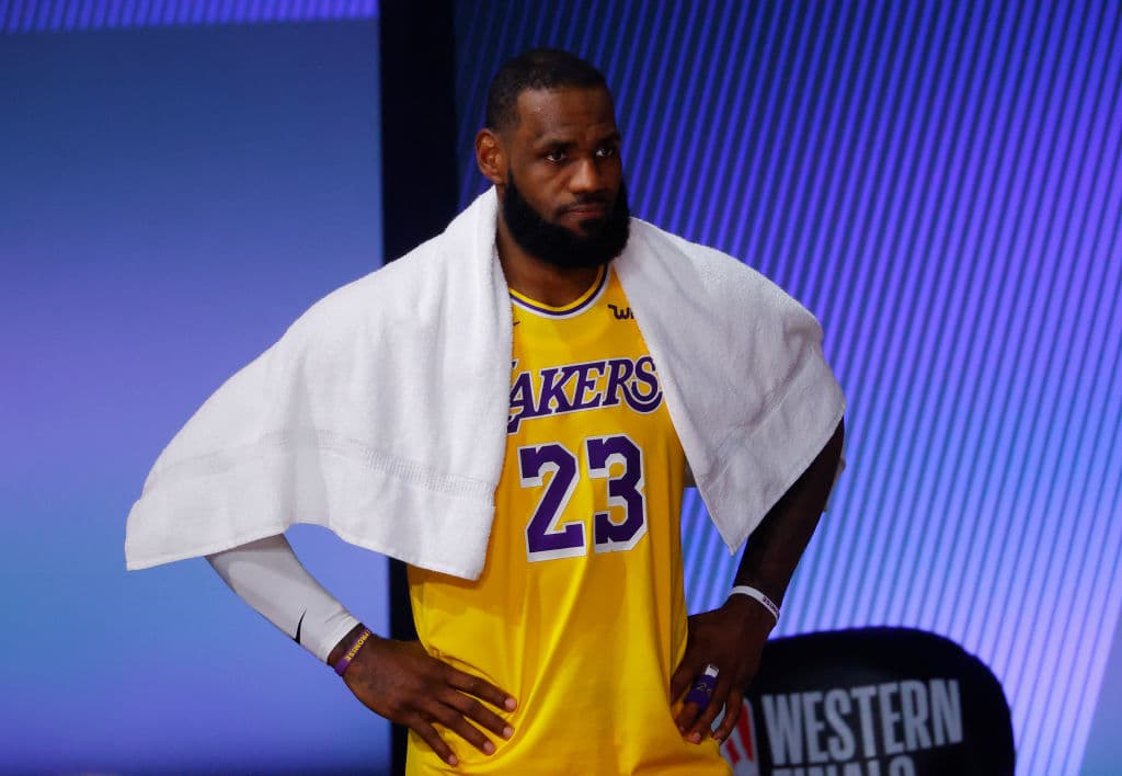 Es el segundo jugador con más triples, solo por detrás de Stephen Curry.