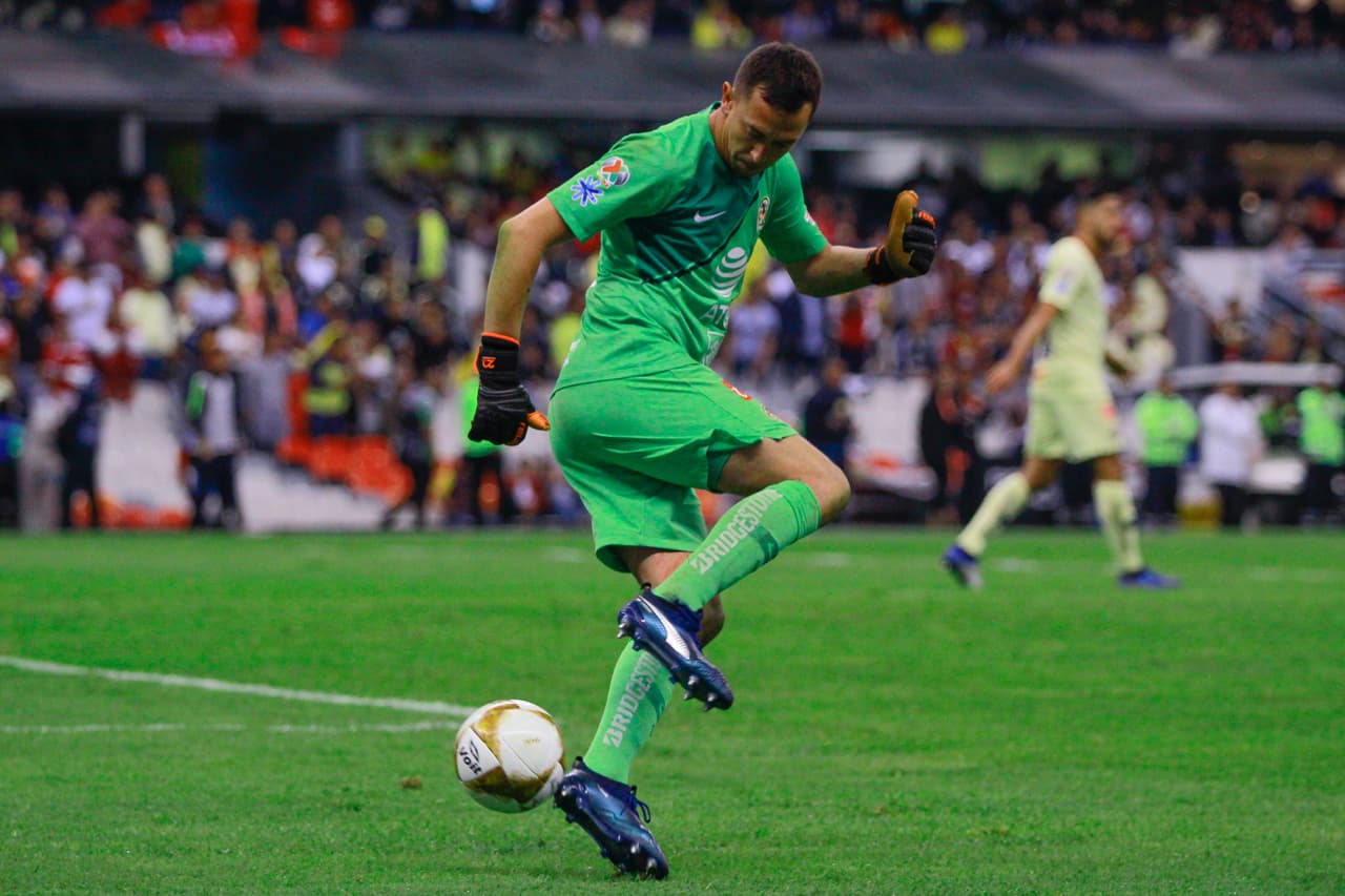 <b>Agustín Marchesín (América)</b>. Es cierto que, en descargo suyo, la defensa permitió que le llegaran con facilidad, pero es el portero que va a Semifinales que más goles recibió (4) en Cuartos.