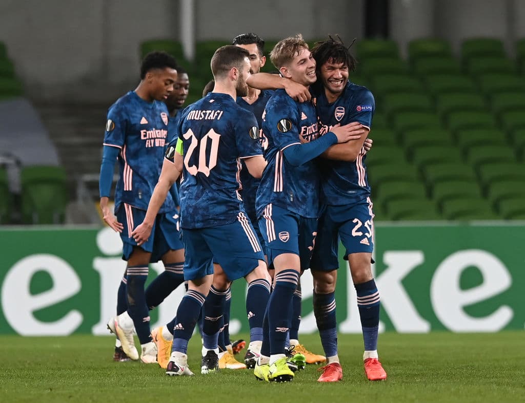 El Arsenal se impone al Dundalk 4-2. Los goles para el equipo irlandés corrieron a cargo de Flores y Hoaré, mientras que para los 'Gunners', Nketiah, El Nenni, Willock y Balogun le dieron la victoria a su equipo, pasando invictos a la siguiente ronda de la Europa League.