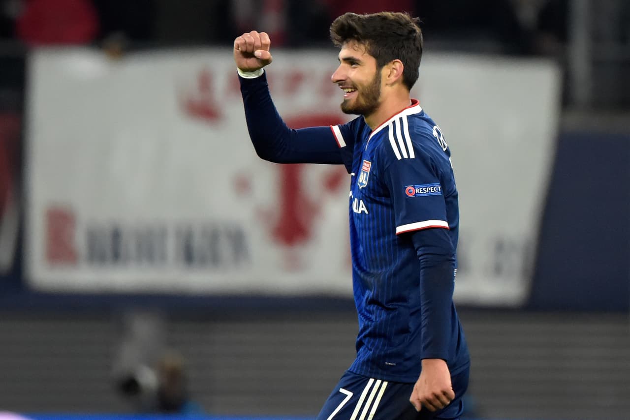 Lille 0-2 Lyon. Memphis y Terrier marcaron para el triunfo de los franceses.