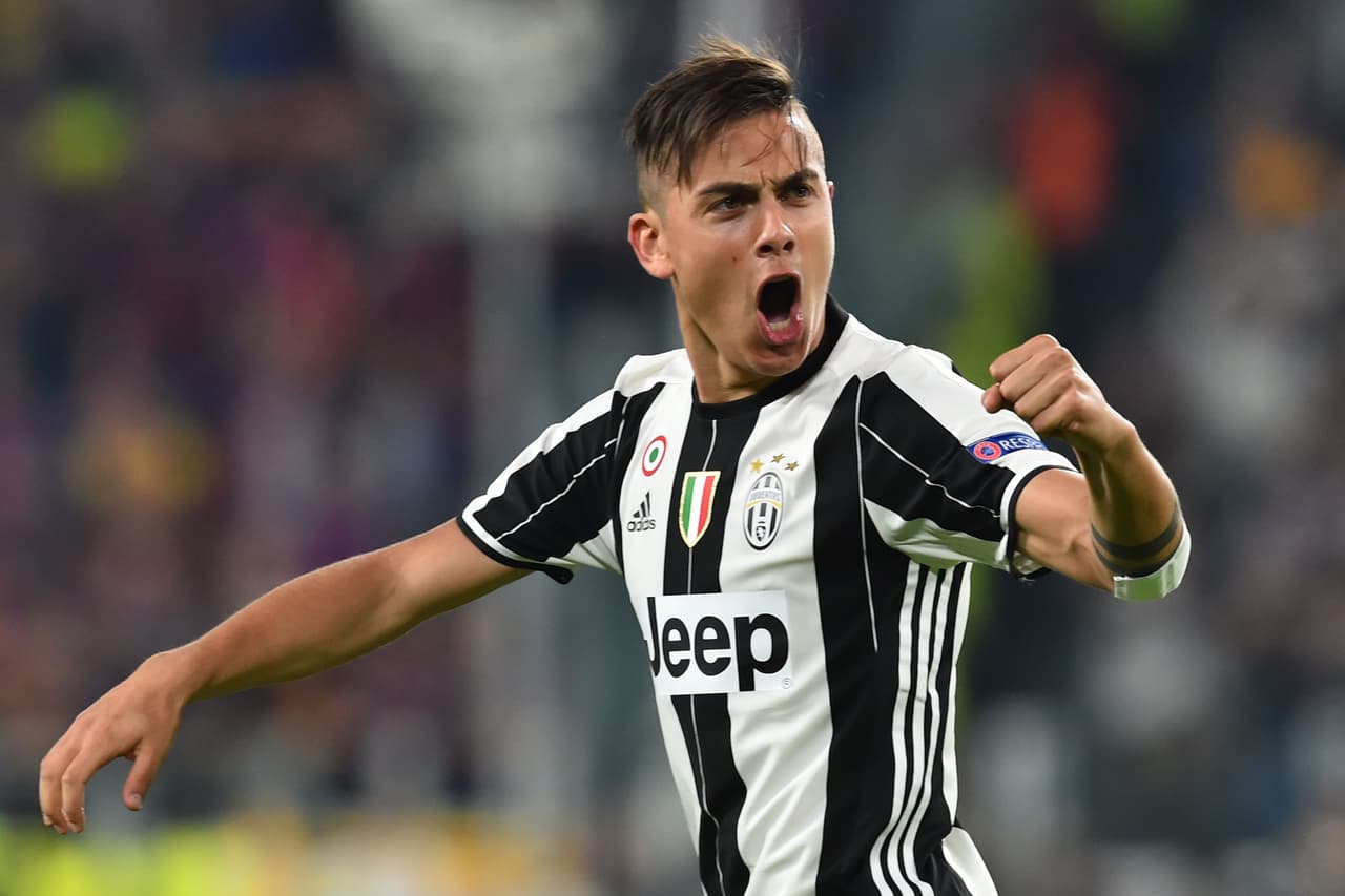 Dybala llama al niño herido en incidentes de Turín y le regala su camiseta