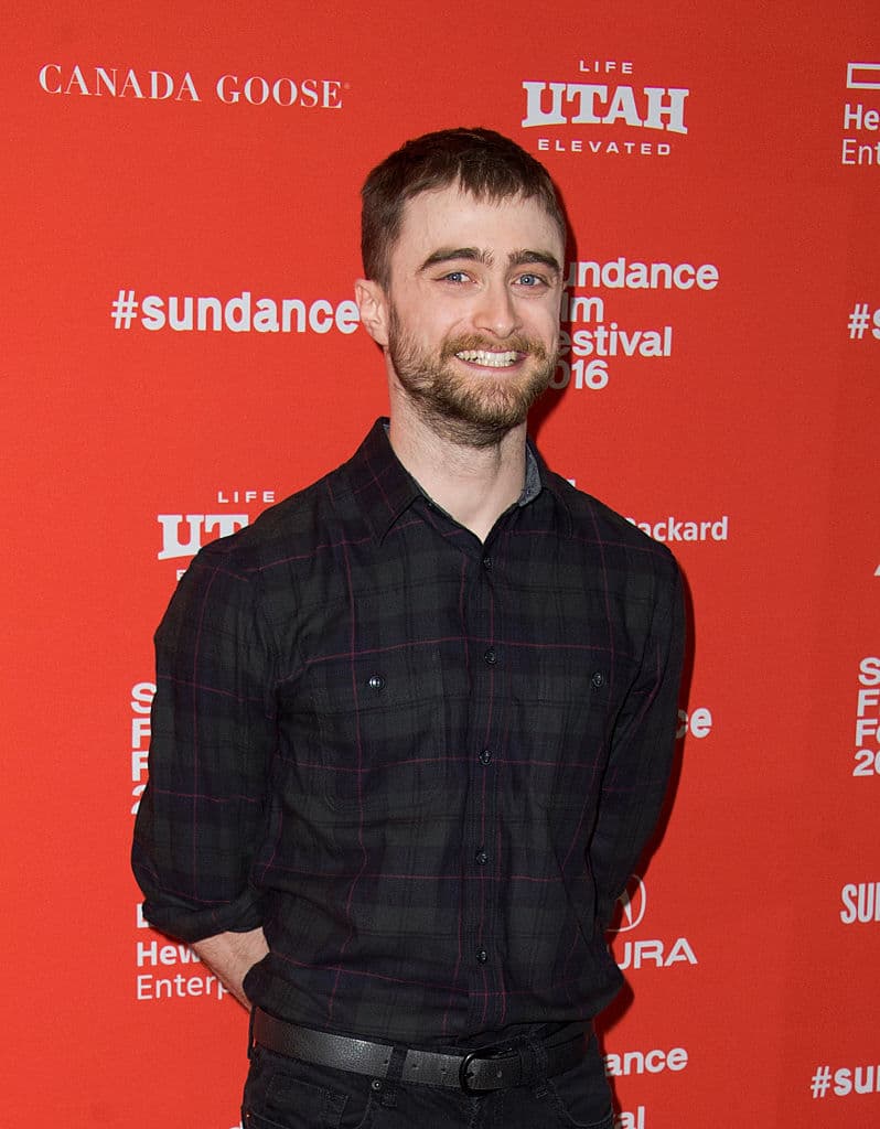 En la escuela Hogwarts de Magia y Hechicería, donde se educa con otros niños que también tienen poderes especiales, aprenderá todo lo necesario para ser mago.
<br>