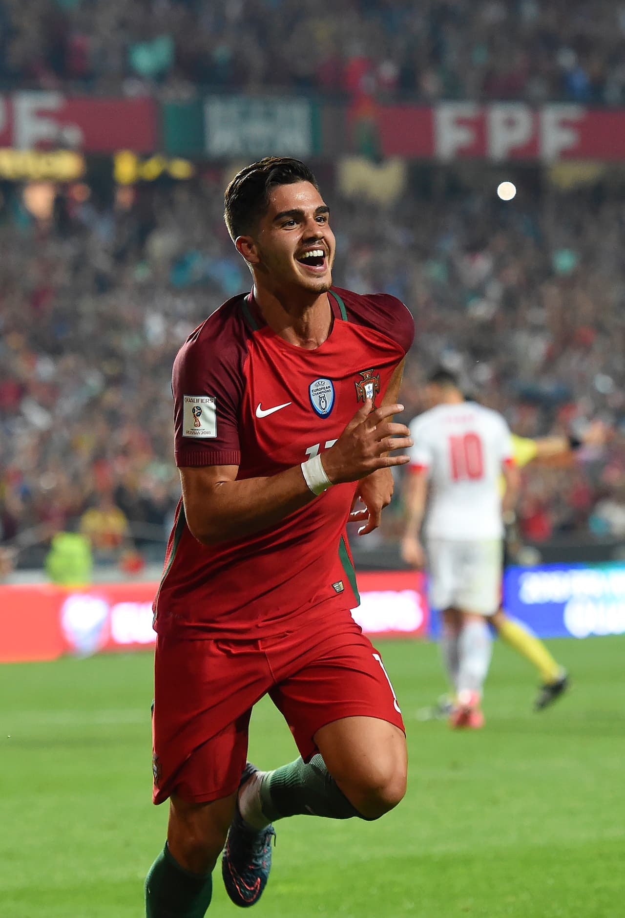 André Silva - 21 años (Portugal / A.C. Milan)