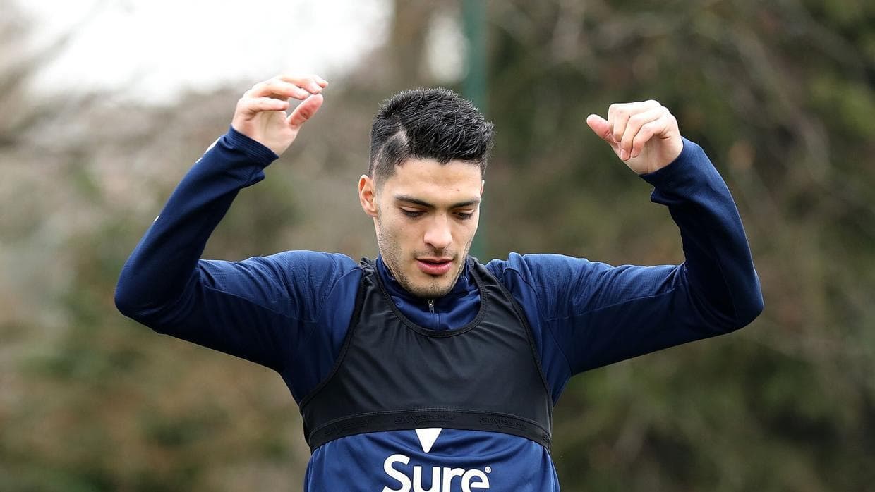 Raúl Jiménez ya participa en interescuadras con los Wolves