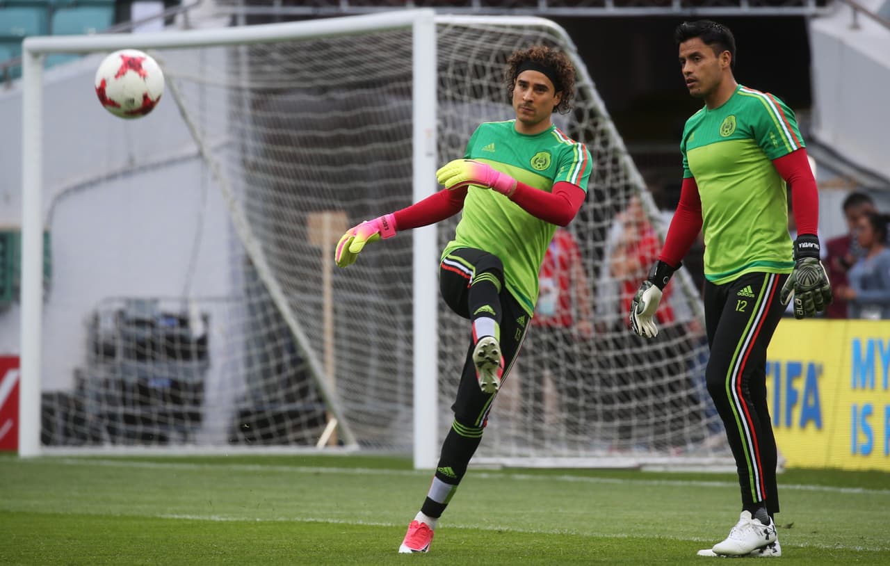 Su máximo competidor, Alfredo Talavera del Deportivo Toluca de la Liga MX, se lesionó la rodilla y aún debe recuperarse.