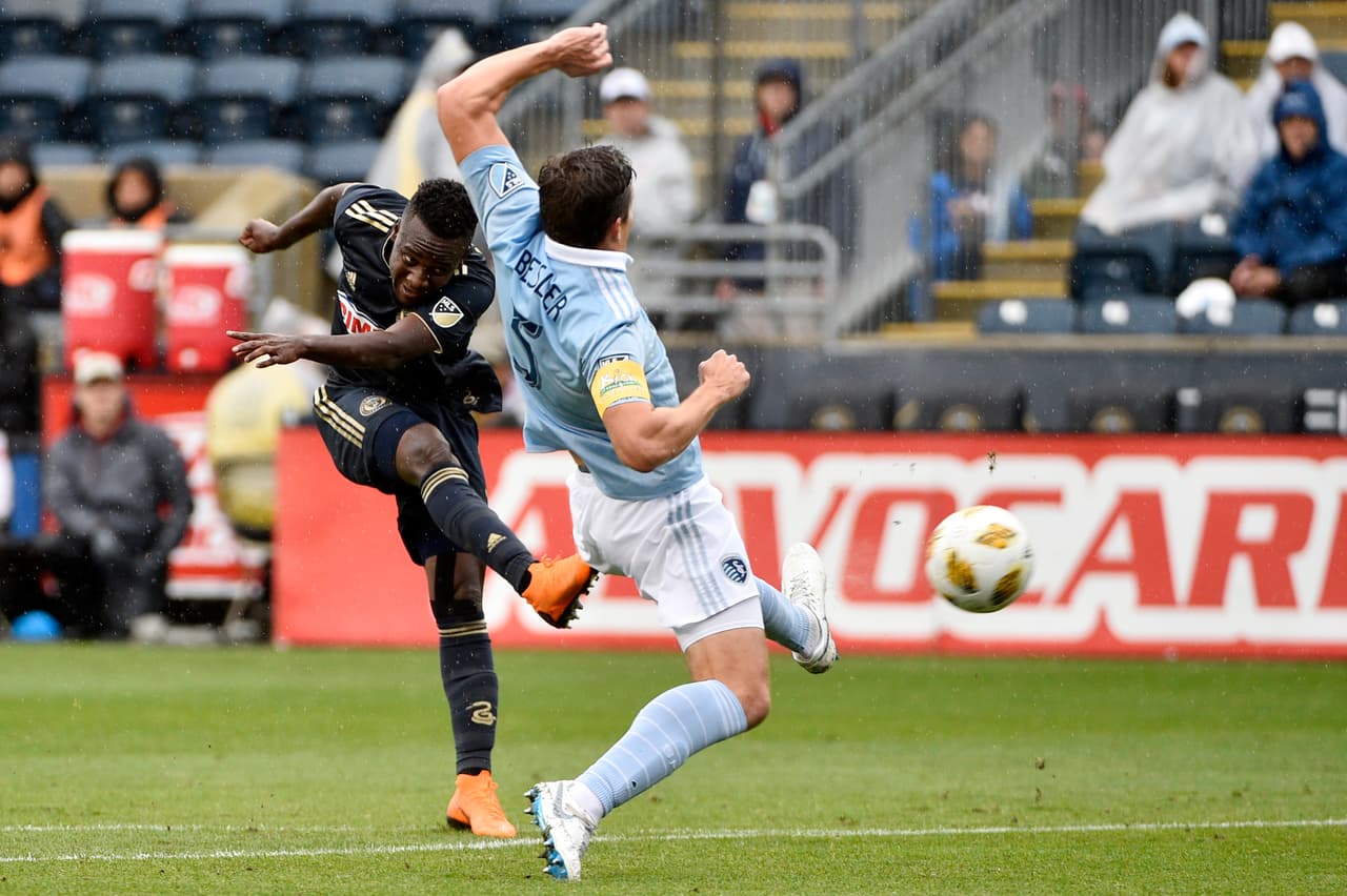 Sporting KC venció a LAFC en lo que fue la batalla final por terminar como puntero del Oeste. Matt Besler se fajó en la zaga de Kansas City ante Carlos Vela y el arsenal angelino, y no permitió que les volvieran a marcar en la última media hora cuando tuvieron que jugar con 10 hombres por una expulsión.