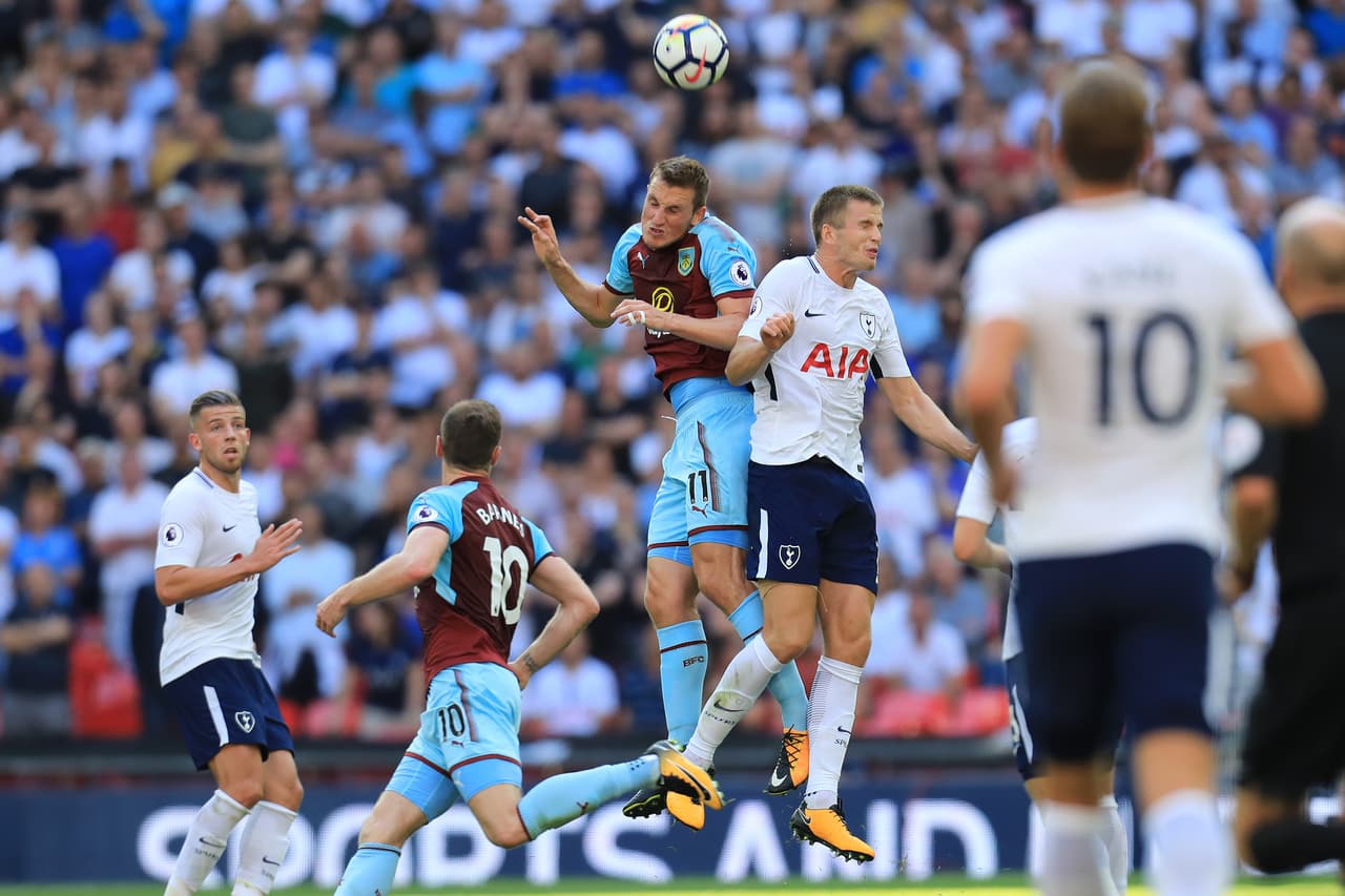 Se estrenó oficialmente con gol de último minuto en el Wembley ante el poderoso Tottenham Hotspur.