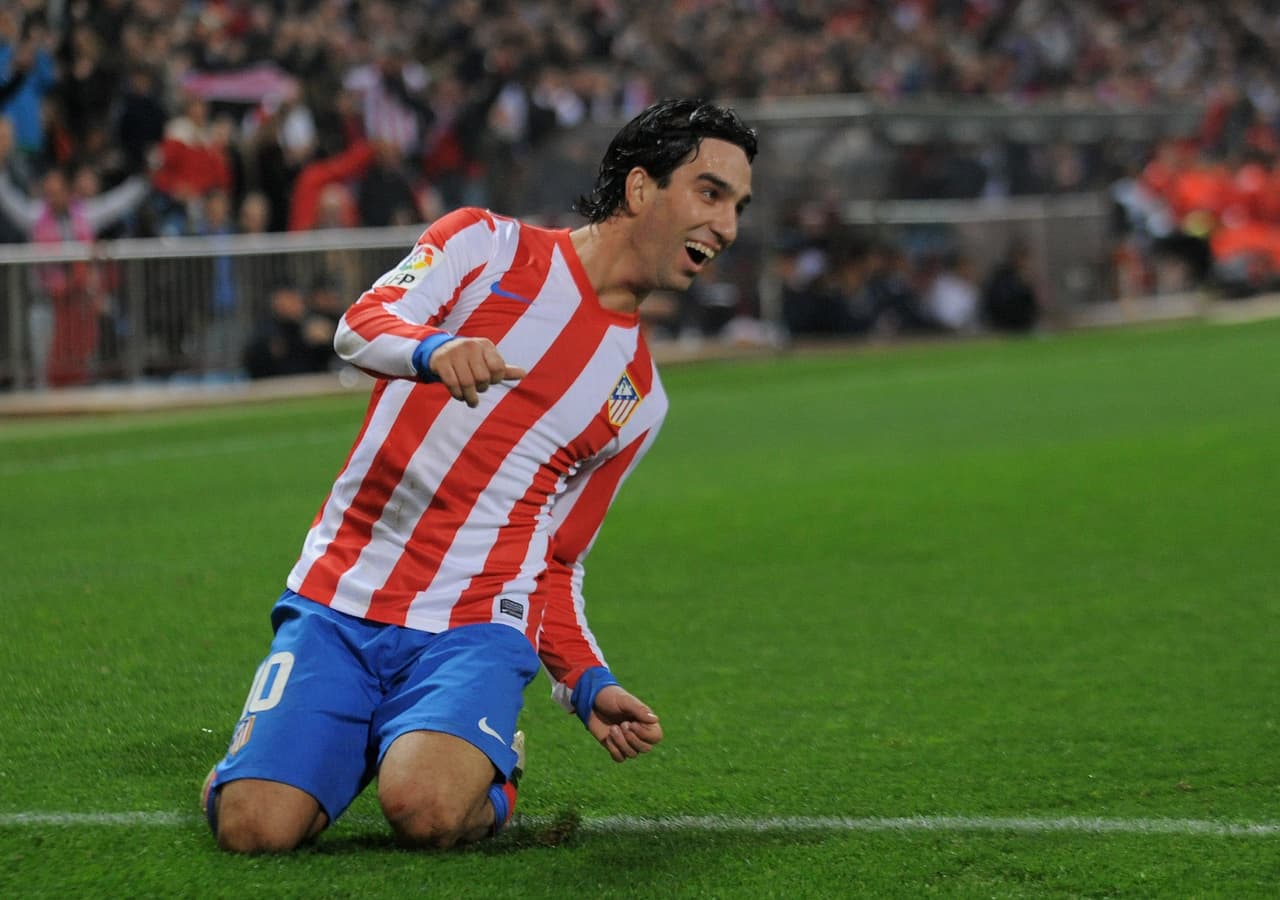 El tridente lo completó Arda Turan, quien jugó en el Atlético por cuatro temporadas. En el primer año, junto a Falcoa y Diego, marcó cinco goles y puso 12 asistencias.