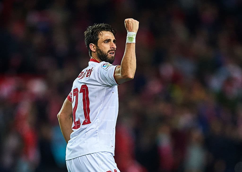 El argentino con 34 años quiere demostrar que está vigente a pesar de que en Sevilla ha perdido protagonismo por la llegada de jóvenes. Aún tiene capacidad física y la sustenta con su experiencia.