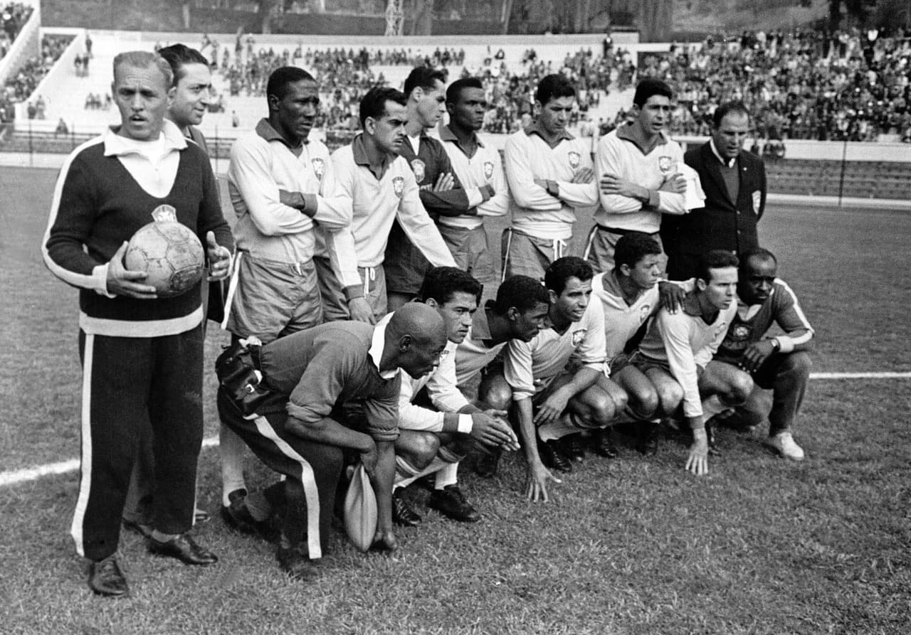 Entre sus logros deportivos se encuentra haber sido elegido el mejor futbolista del mundo en 1962.
