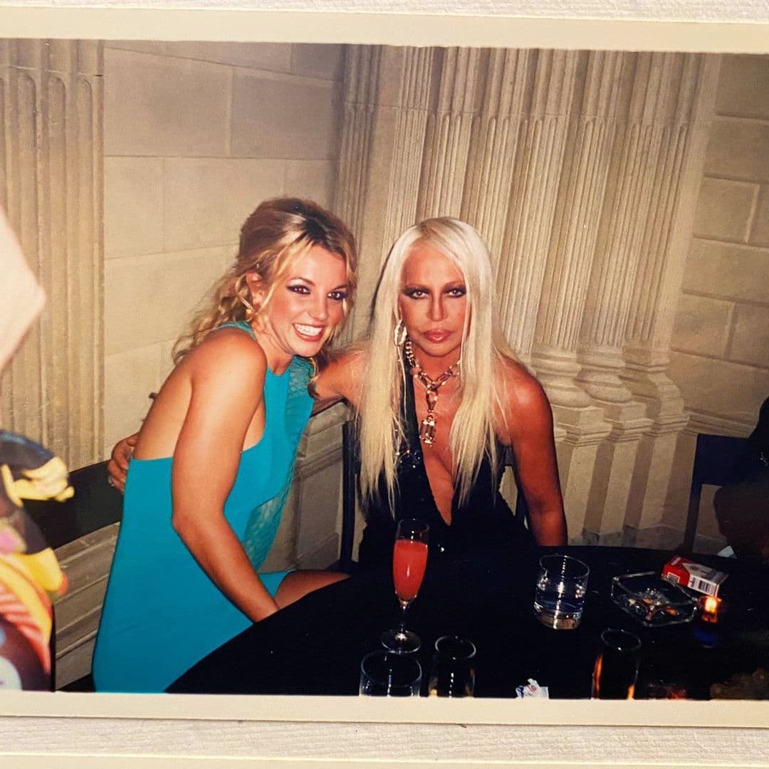 La diseñadora publicó:"La libertad es un derecho humano. Mi corazón está sonriendo por ti, Britney. Felicitaciones por tu recuperada y merecida emancipación".