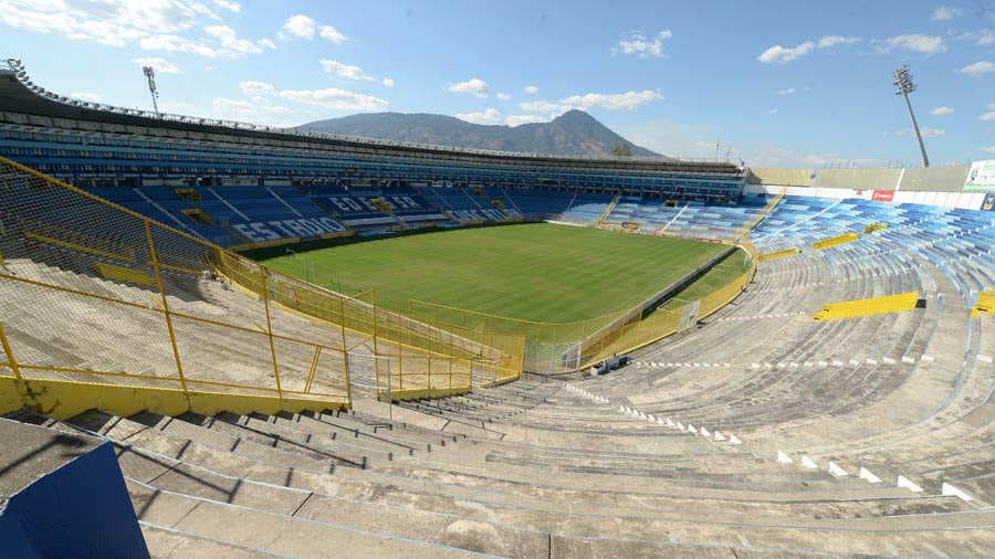 <b>Primera división de</b> 
<b>El Salvador</b> 
<br>Su liga est´á suspendido por 30 días.