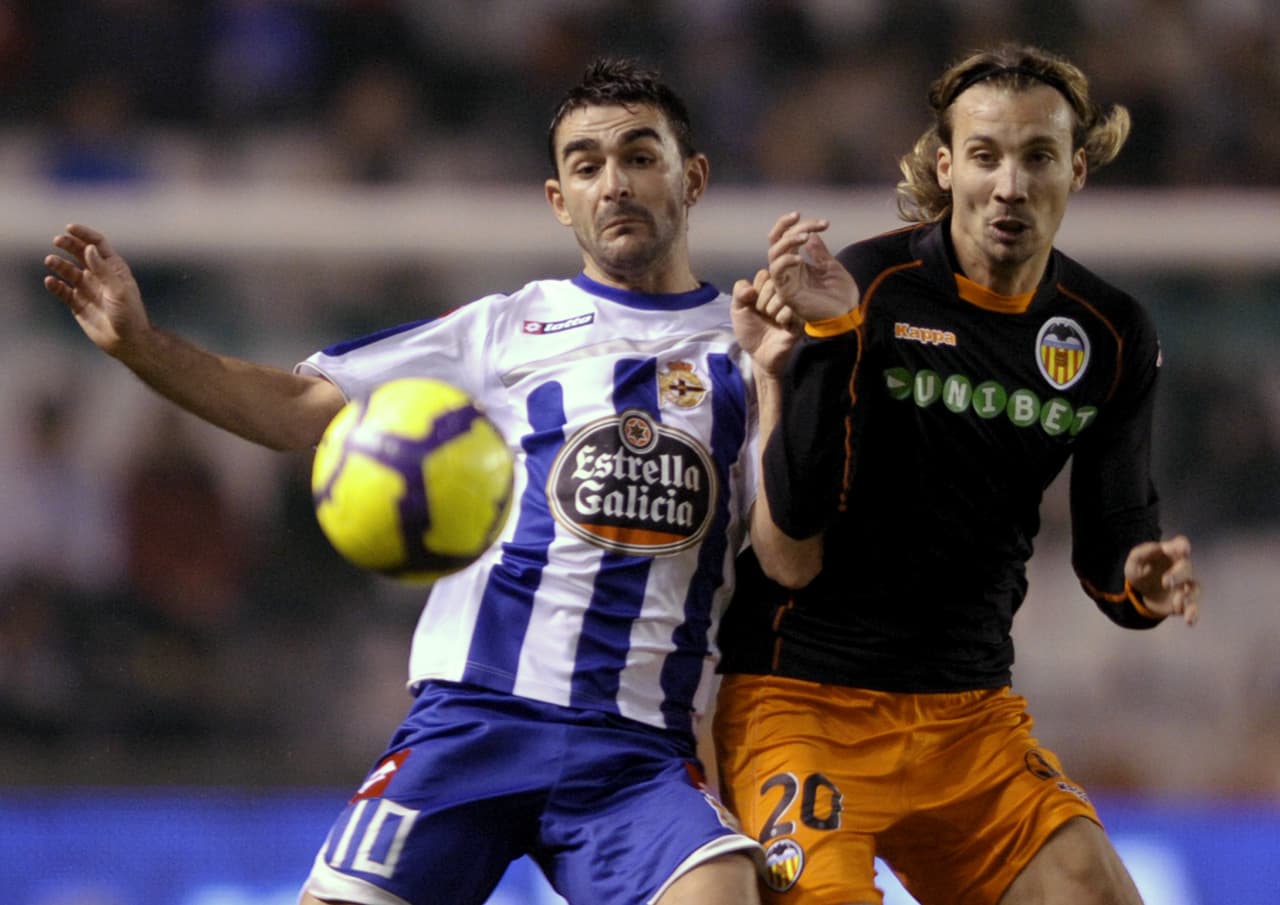 El extremo español surgido del Deportivo La Coruña, Adrián López, irrumpió con el Atlético de Madrid e incluso fue seleccionado por Vicente del Bosque.