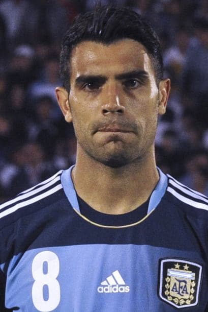 Ricardo Gabriel Álvarez. Posición: Mediocampista. Fecha de nacimiento: 12 de abril de 1988 (26 años). Club: Inter de Milán, Italia.