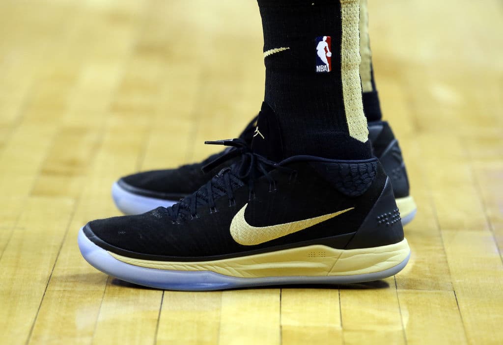 Los jugadores de la NBA juegan con tenis que han marcado una tendencia en la moda, disfruta los diseños más llamativos.