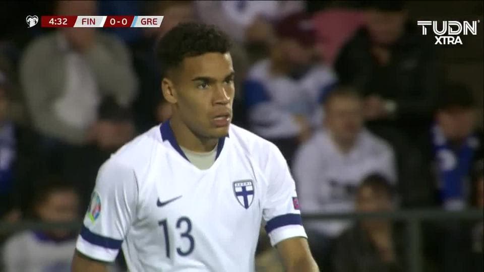 Tiro de esquina para Finland