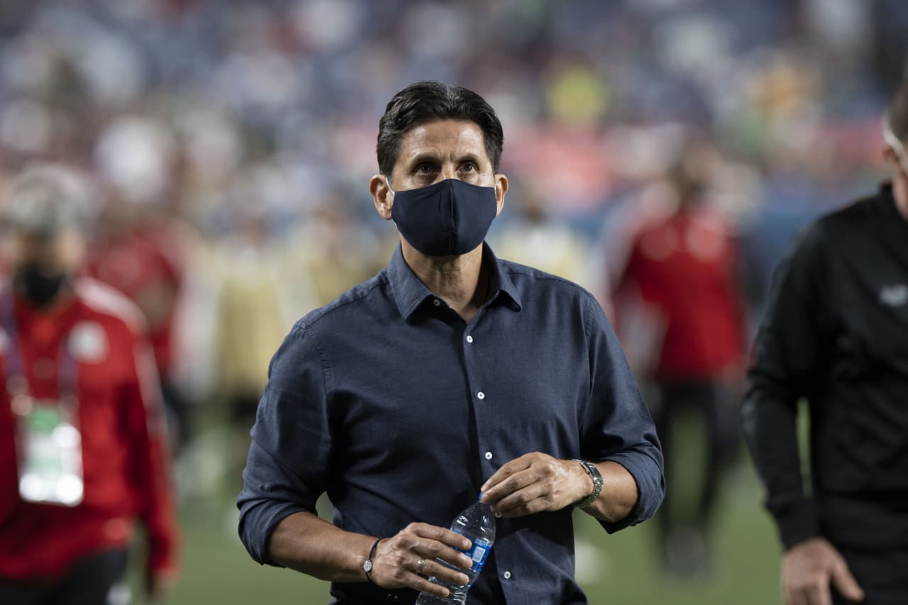 Costa Rica destituye a Ronald González; Nacho Ambriz en el radar